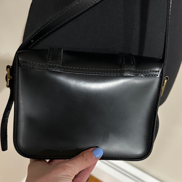 *DR. MARTENS* Black x Gold Leather Crossbody Purse Bag - Picture 6 of 8